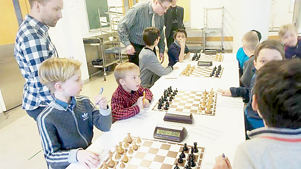 Englantilaisen koulun 1-3 lk joukkue ihastuttaa KouluJSM kisoissa!